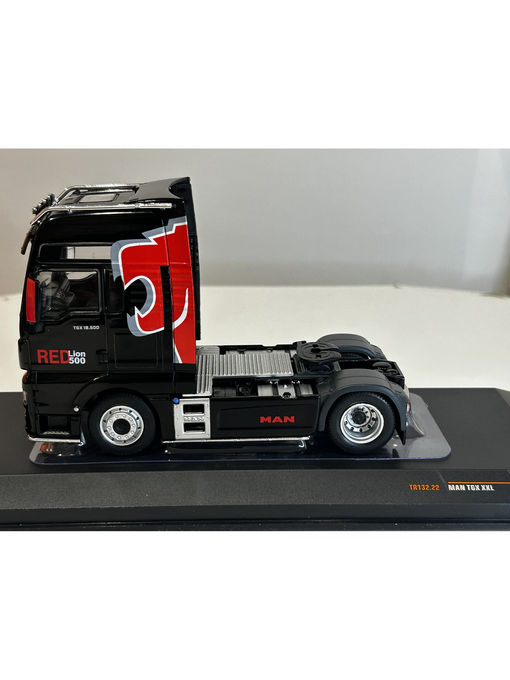 MAN TGX XXL EvoLion 2020 (1:43) – Camión Europeo Premium Ixo Models 31