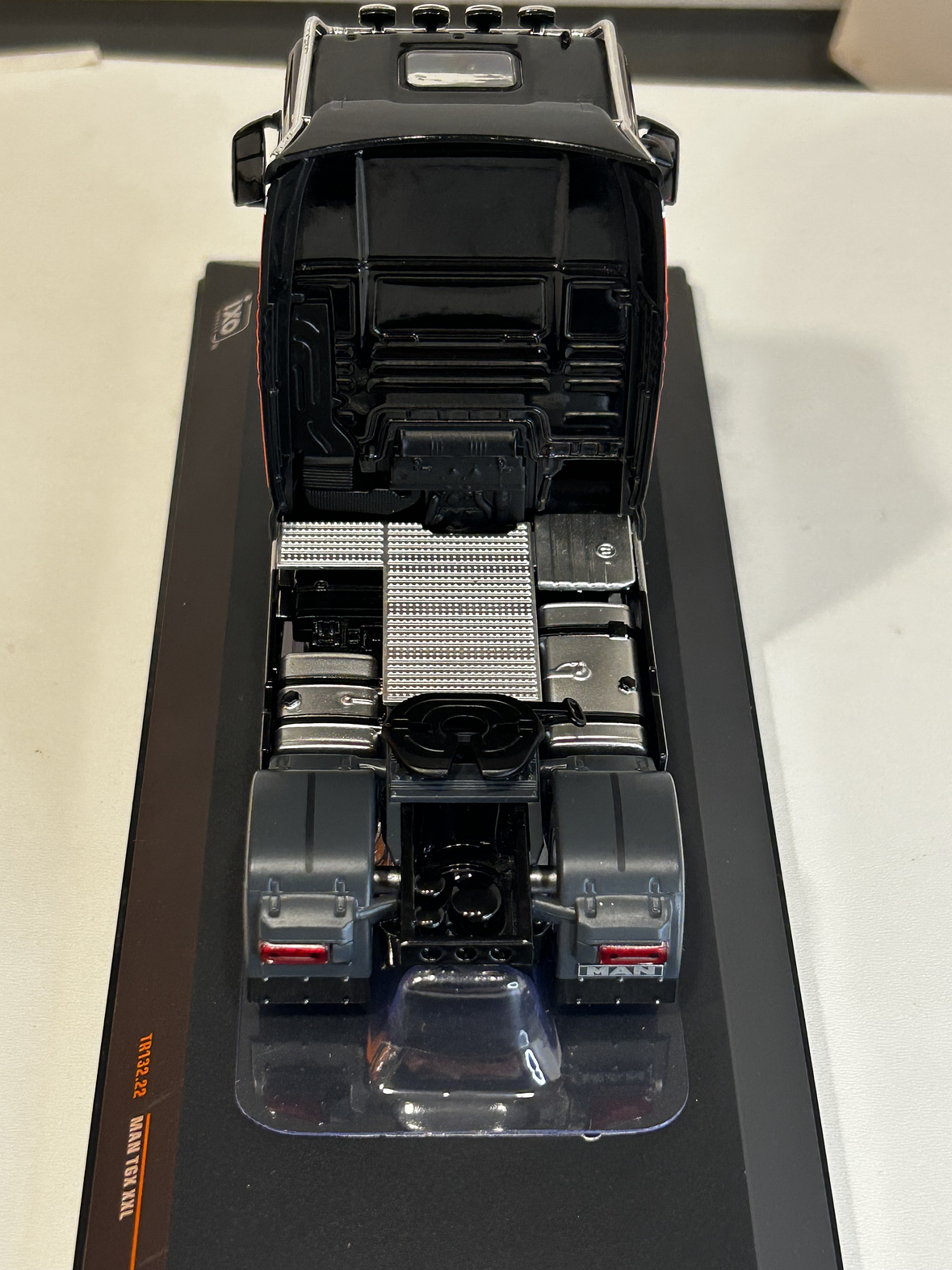 MAN TGX XXL EvoLion 2020 (1:43) – Camión Europeo Premium Ixo Models 29