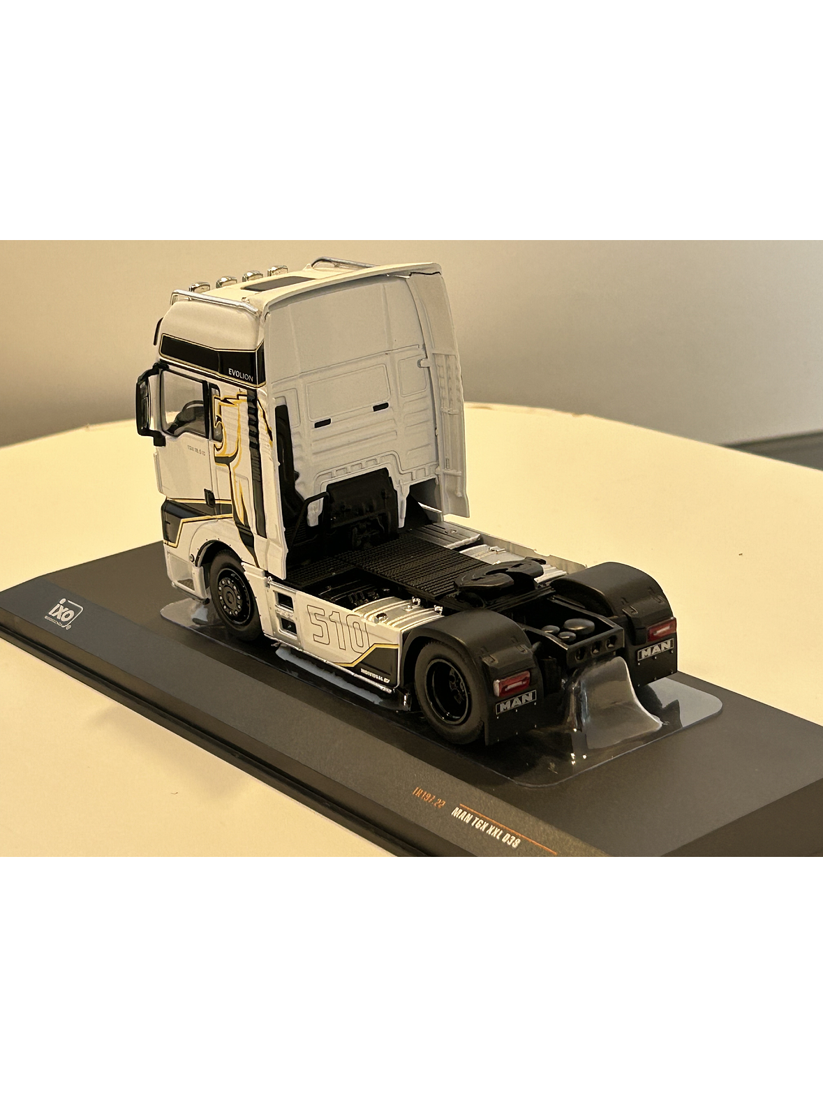 MAN TGX XXL EvoLion 2020 (1:43) – Camión Europeo Premium Ixo Models 19