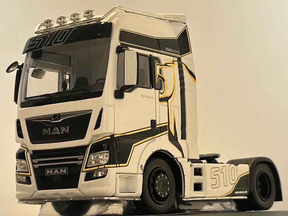 Camión MAN TGX XXL EvoLion (2020) | IXO Escala 1:43 1