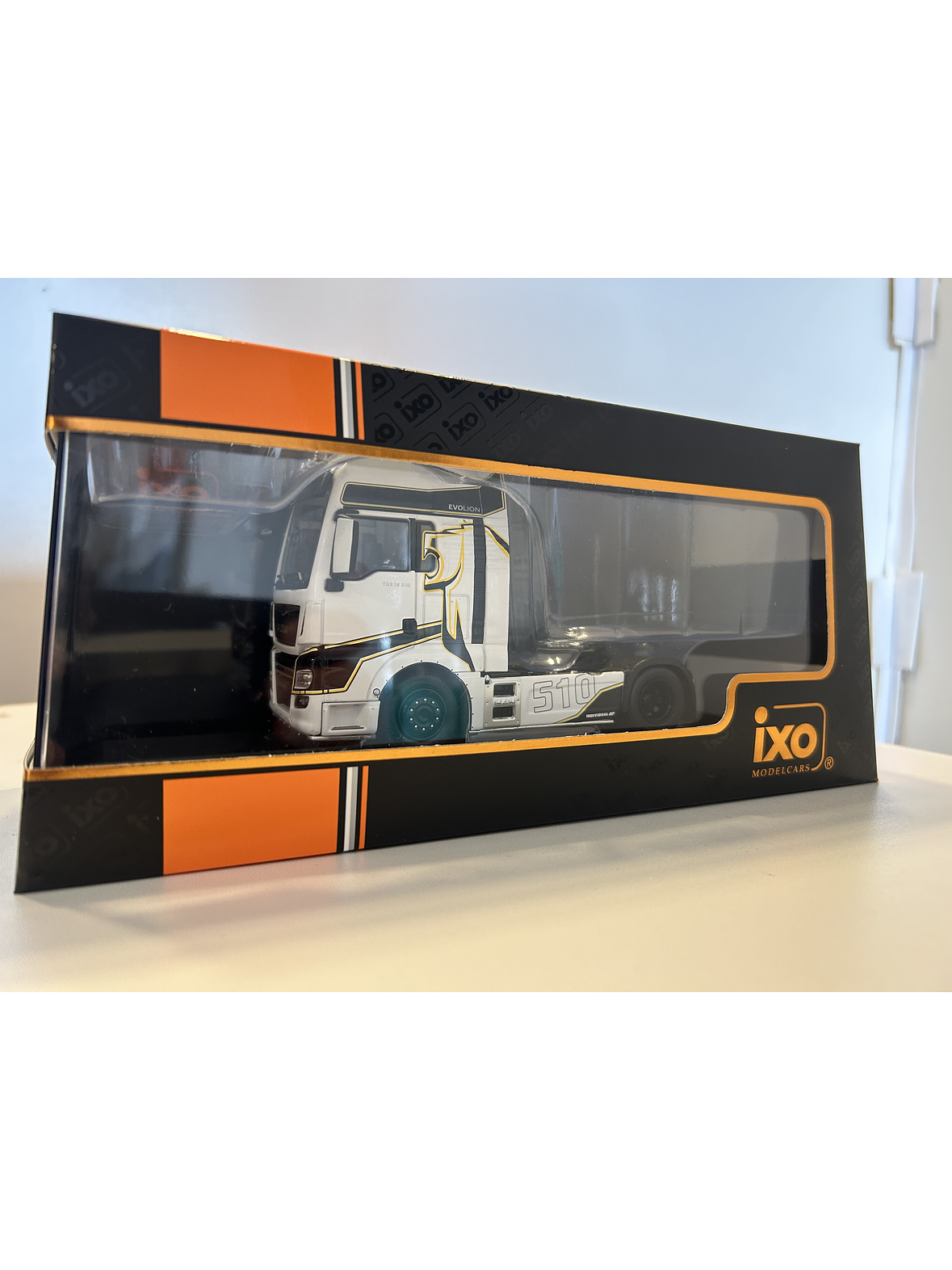 MAN TGX XXL EvoLion 2020 (1:43) – Camión Europeo Premium Ixo Models 22