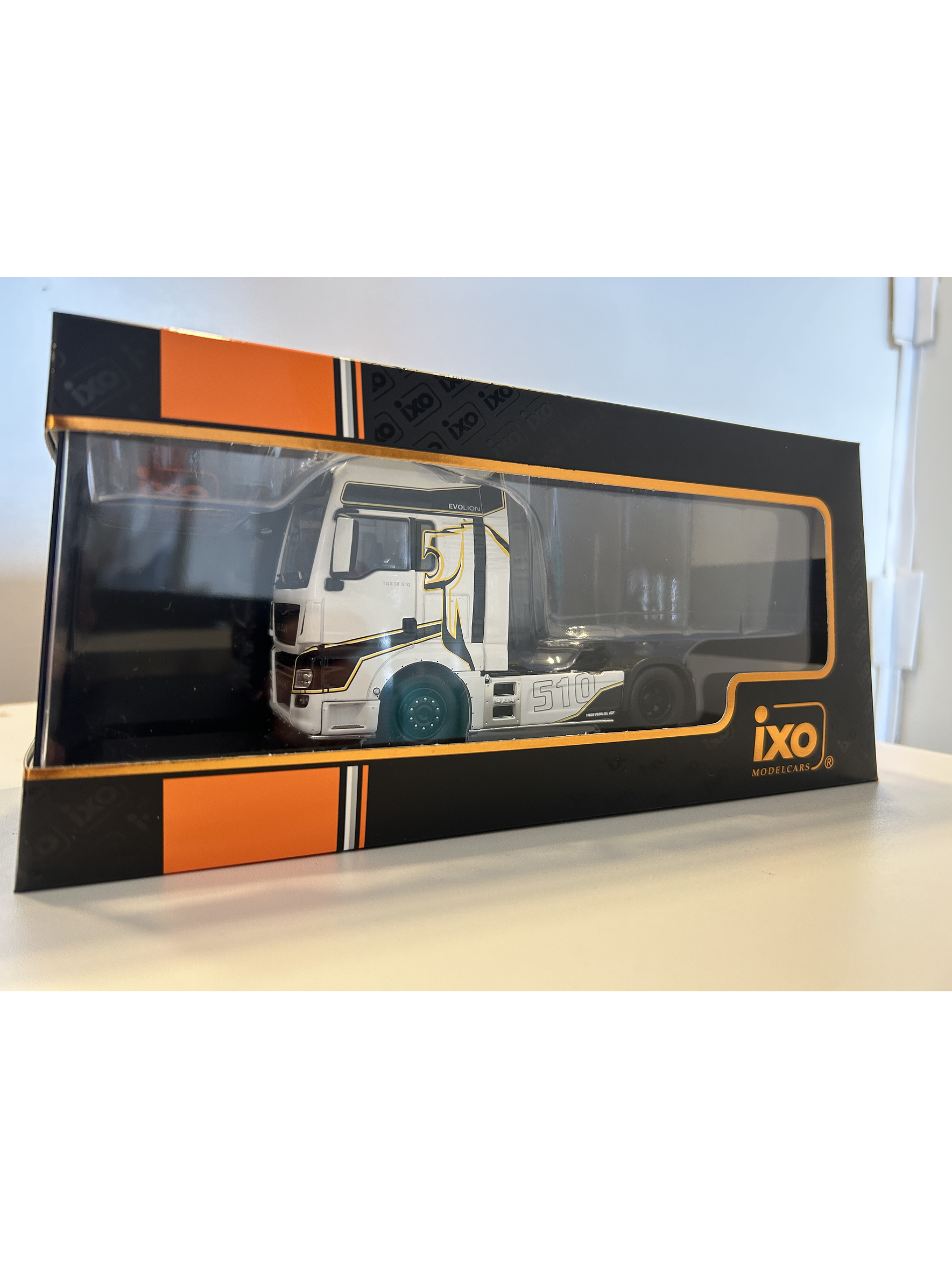 MAN TGX XXL EvoLion 2020 (1:43) – Camión Europeo Premium Ixo Models 22