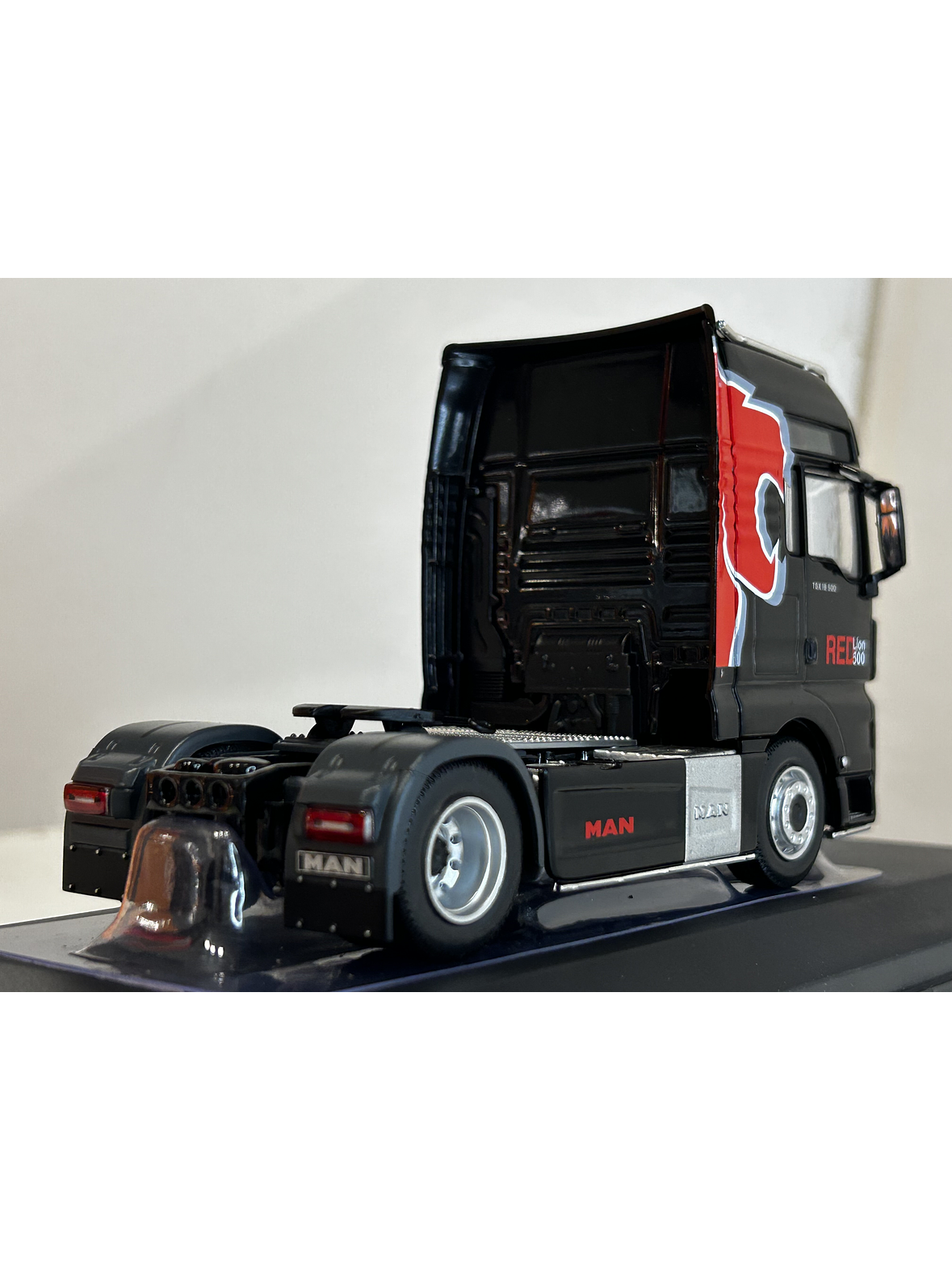 MAN TGX XXL EvoLion 2020 (1:43) – Camión Europeo Premium Ixo Models 28