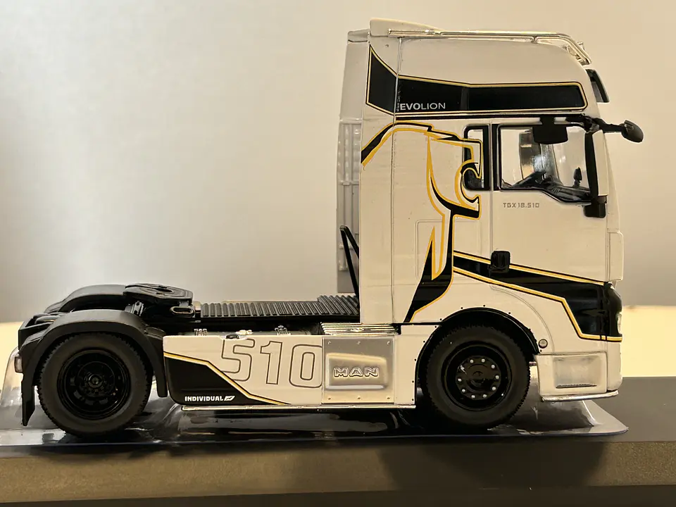 Camión MAN TGX XXL EvoLion (2020) | IXO Escala 1:43 5