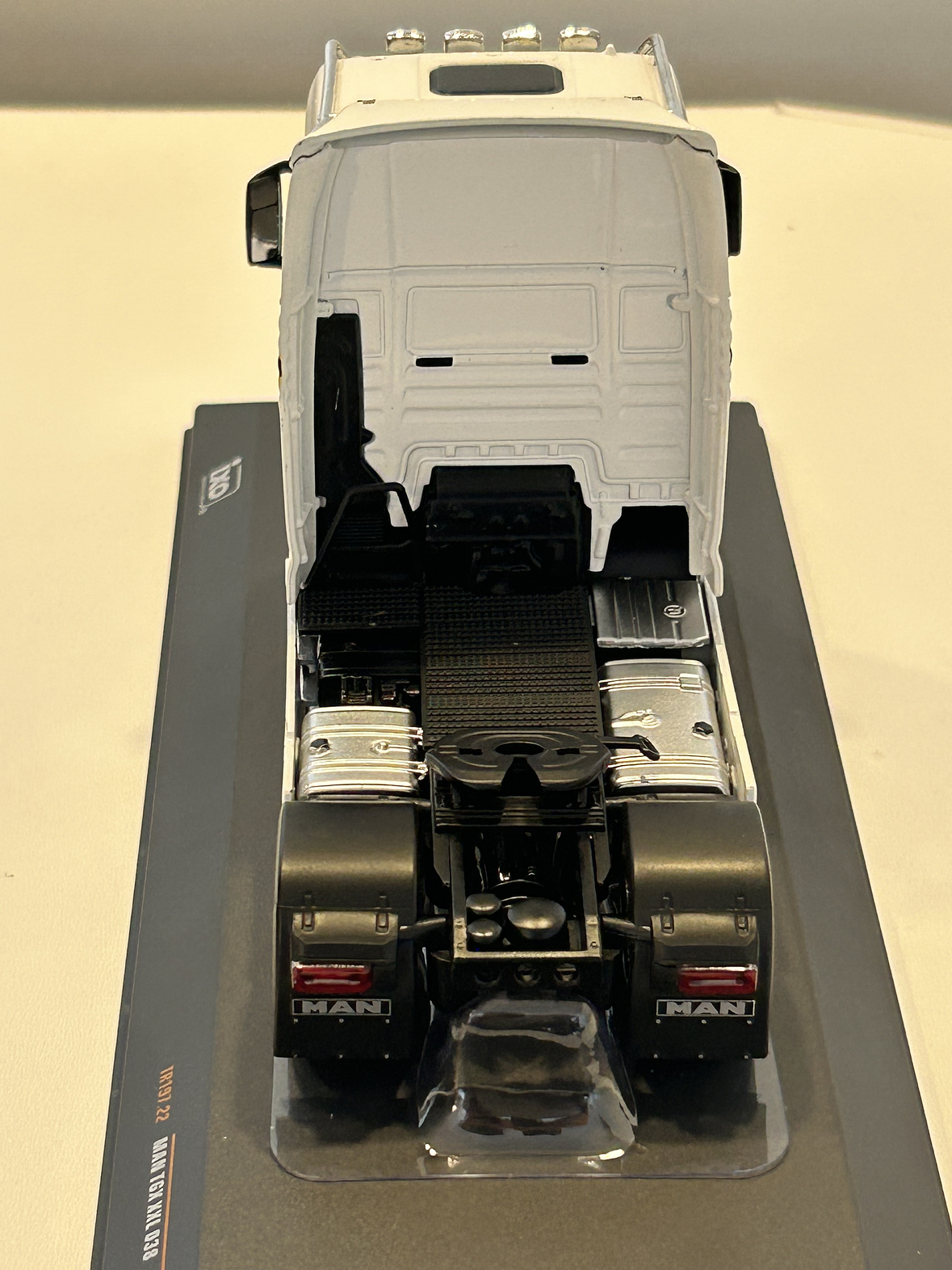 MAN TGX XXL EvoLion 2020 (1:43) – Camión Europeo Premium Ixo Models 18