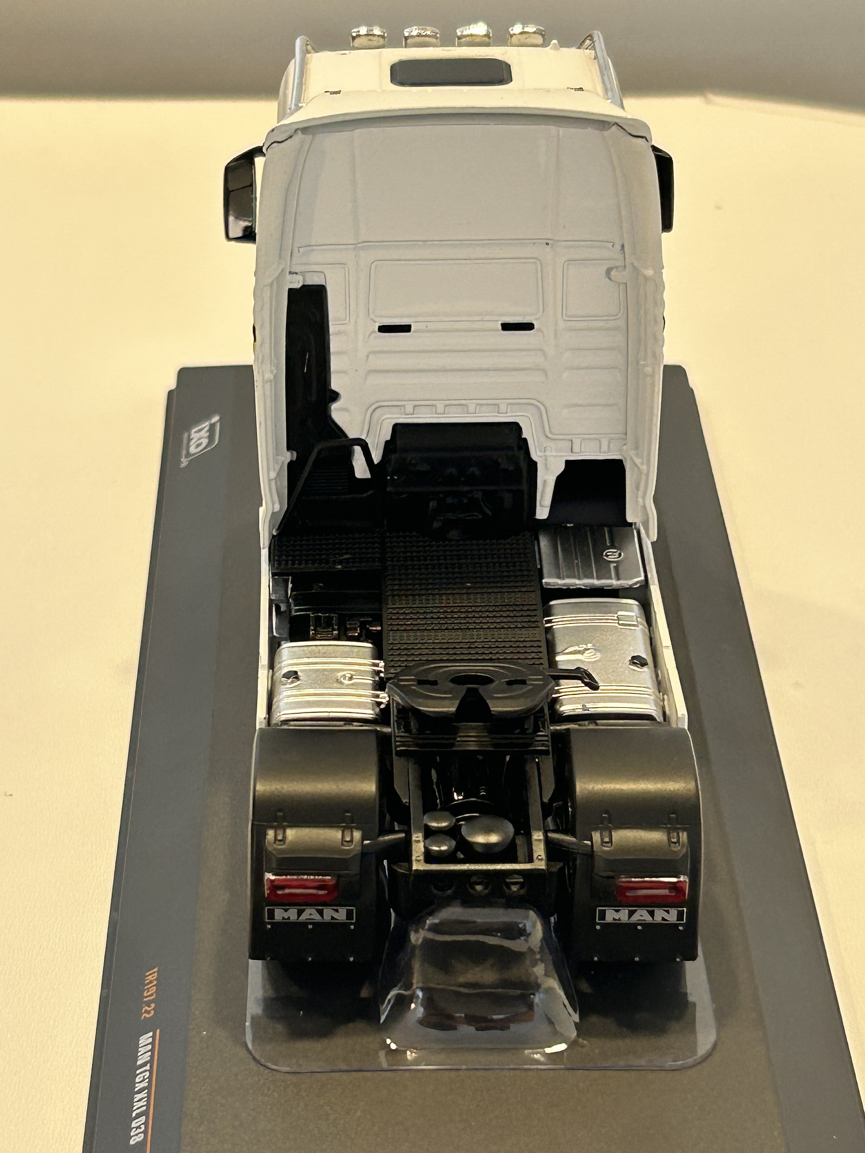 MAN TGX XXL EvoLion 2020 (1:43) – Camión Europeo Premium Ixo Models 18