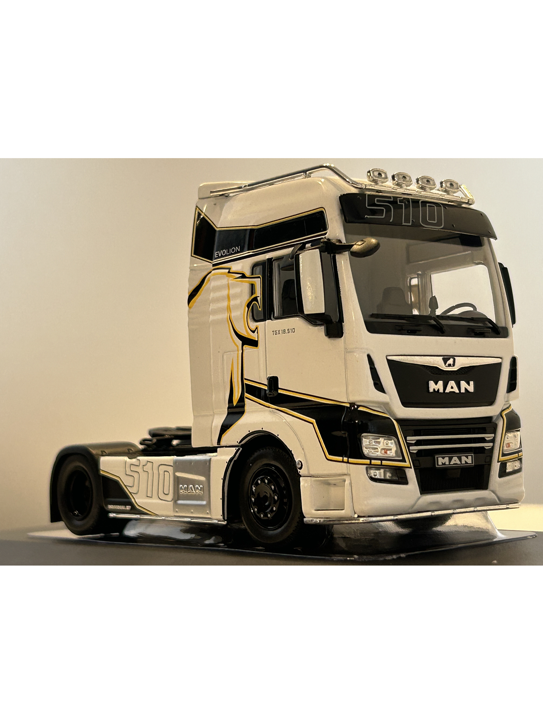 MAN TGX XXL EvoLion 2020 (1:43) – Camión Europeo Premium Ixo Models 15