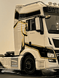 MAN TGX XXL EvoLion 2020 (1:43) – Camión Europeo Premium Ixo Models - Miniatura 15