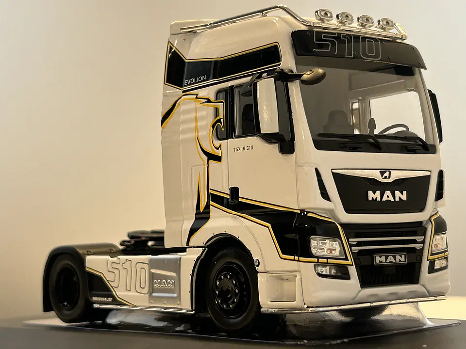 Camión MAN TGX XXL EvoLion (2020) | IXO Escala 1:43 4