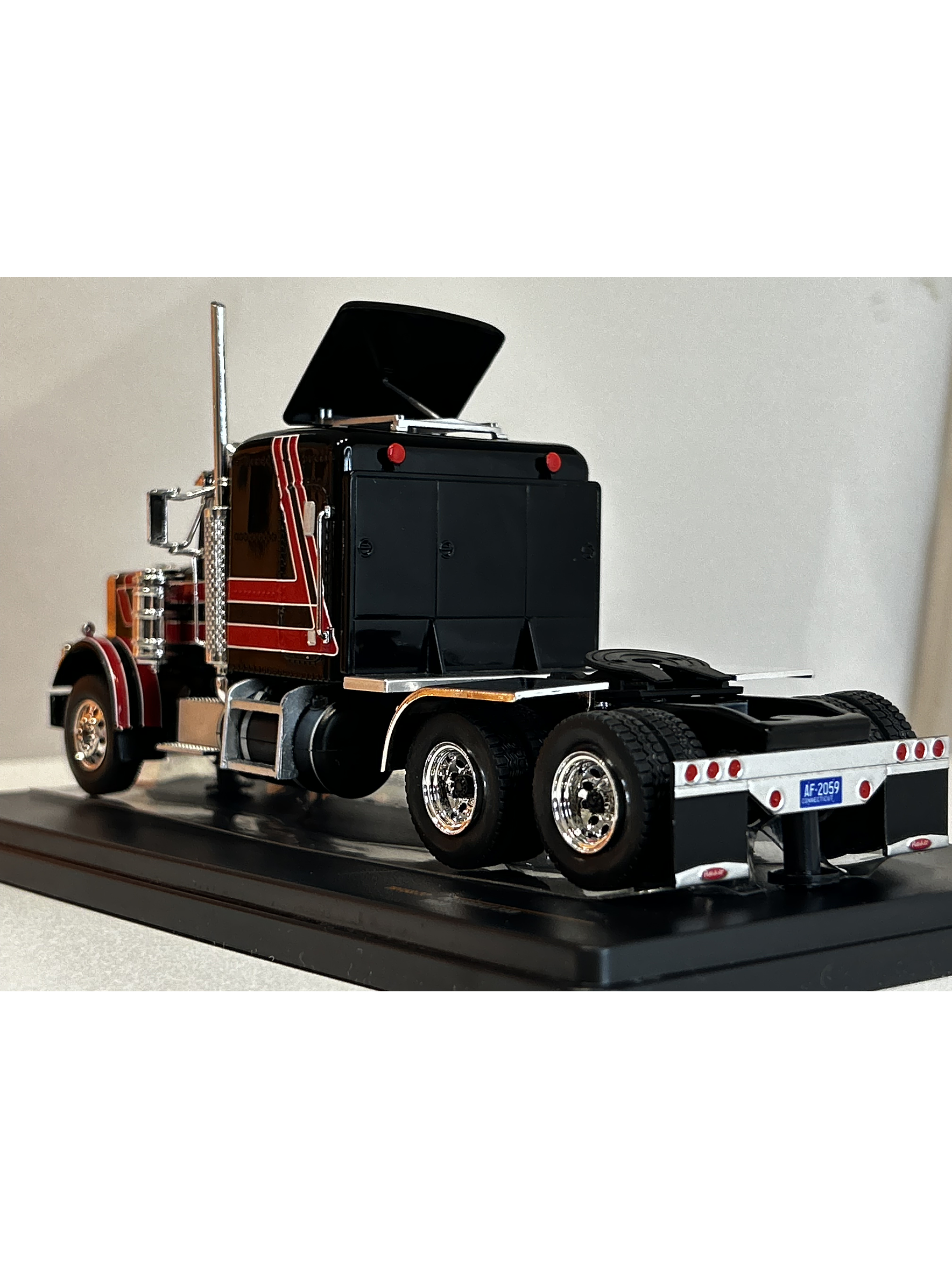 Peterbilt 359 Tractor Truck 1973 – Ixo Models 1:43 – Clásico Americano de Colección 5