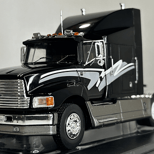 Ford Aeromax Tractor Truck 1990 – Ixo Models 1:43 – Innovación Aerodinámica en Chile