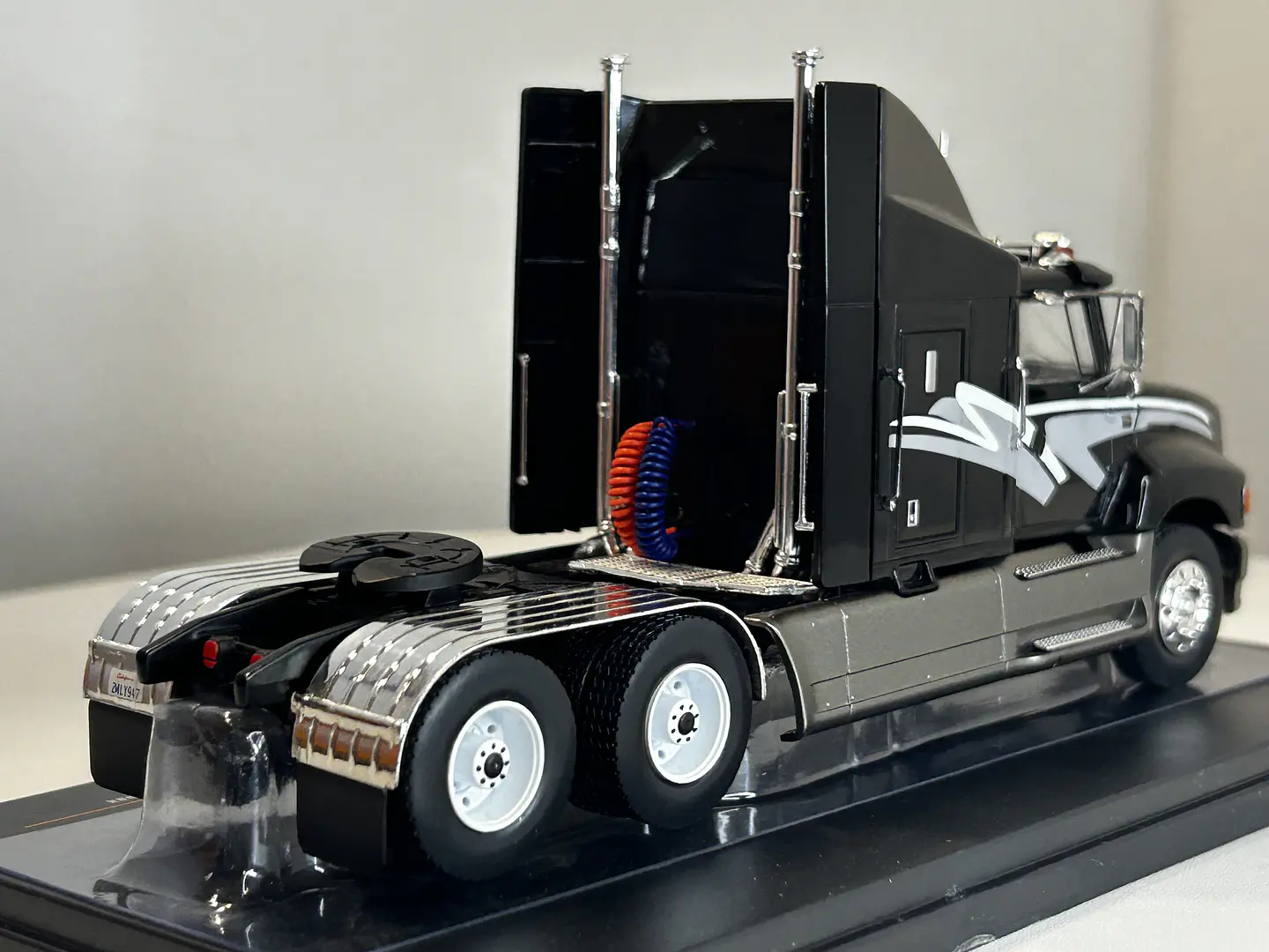 Camión Ford Aeromax Tractor Truck 1990 | IXO 1:43 4