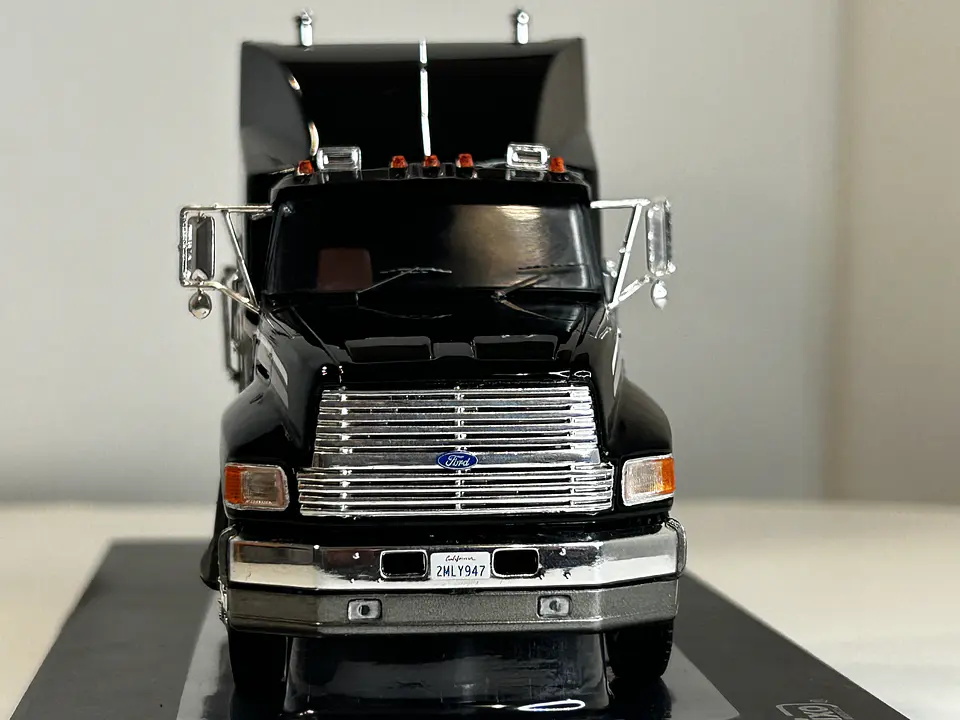 Camión Ford Aeromax Tractor Truck 1990 | IXO 1:43 2