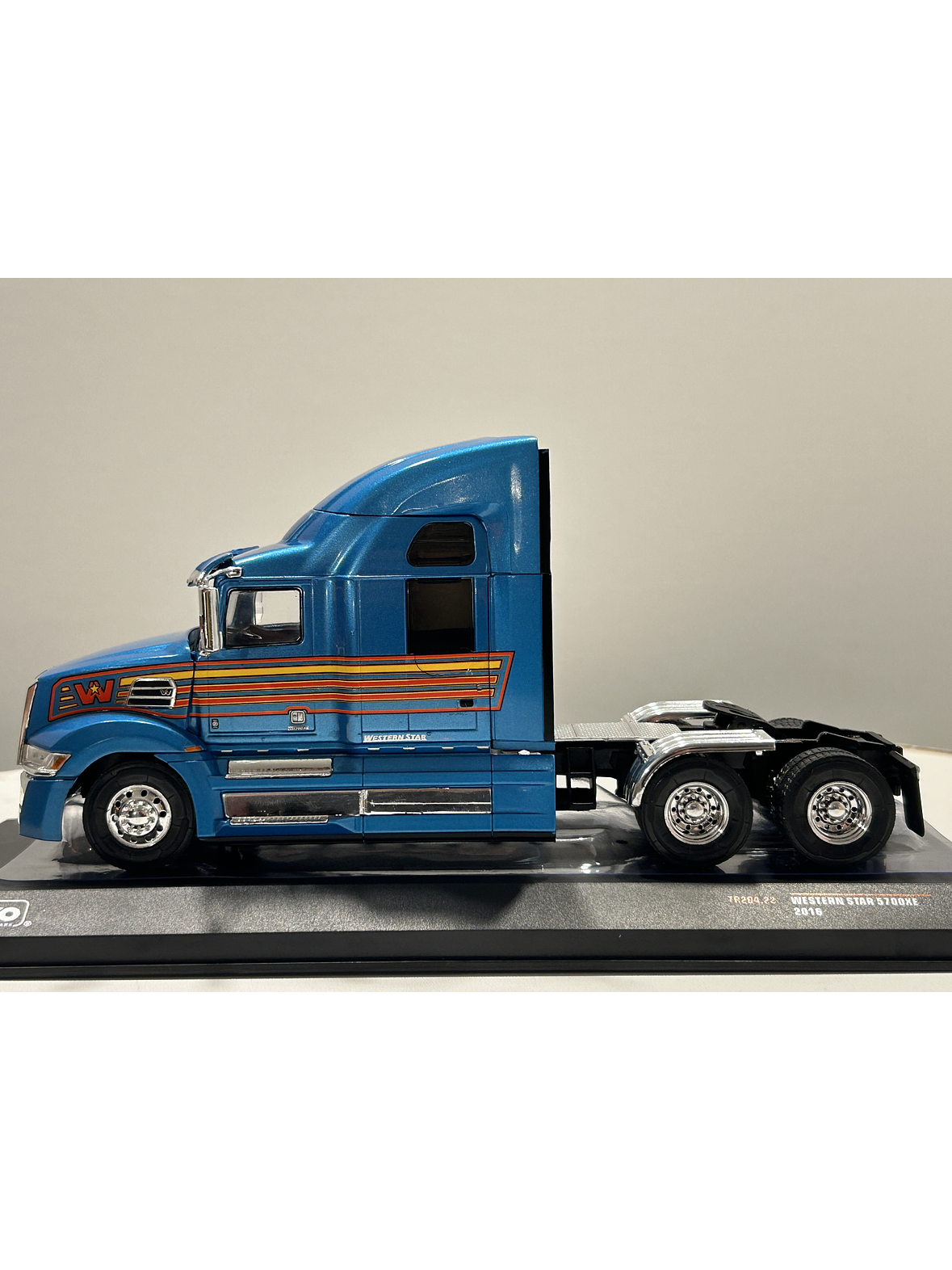 Western Star 5700EX – Ixo Models 1:43 – Camión Aerodinámico Americano de Colección 8