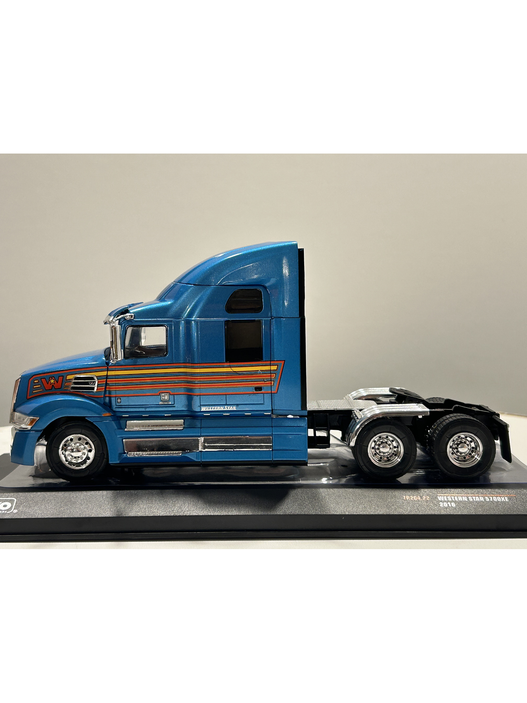Western Star 5700EX – Ixo Models 1:43 – Camión Aerodinámico Americano de Colección 8