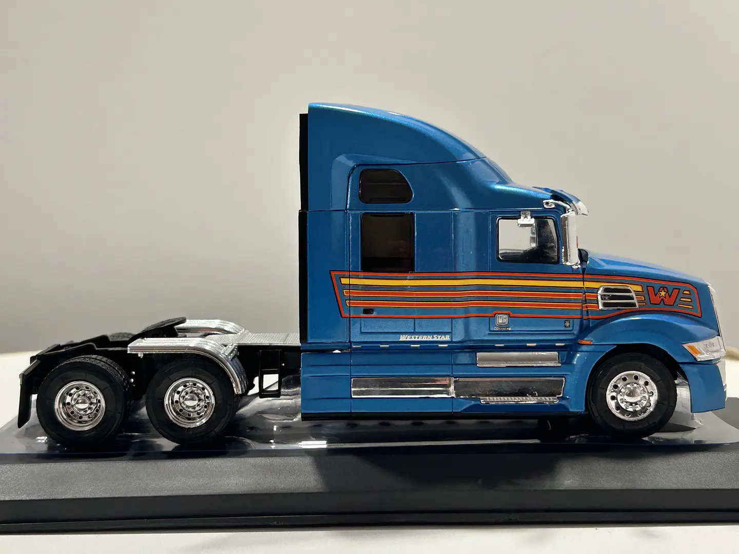 Western Star 5700EX  (2016)  – IXO Models – Camión a escala 1:43 4