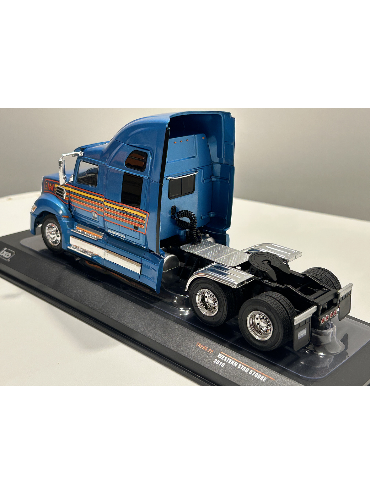 Western Star 5700EX – Ixo Models 1:43 – Camión Aerodinámico Americano de Colección 7