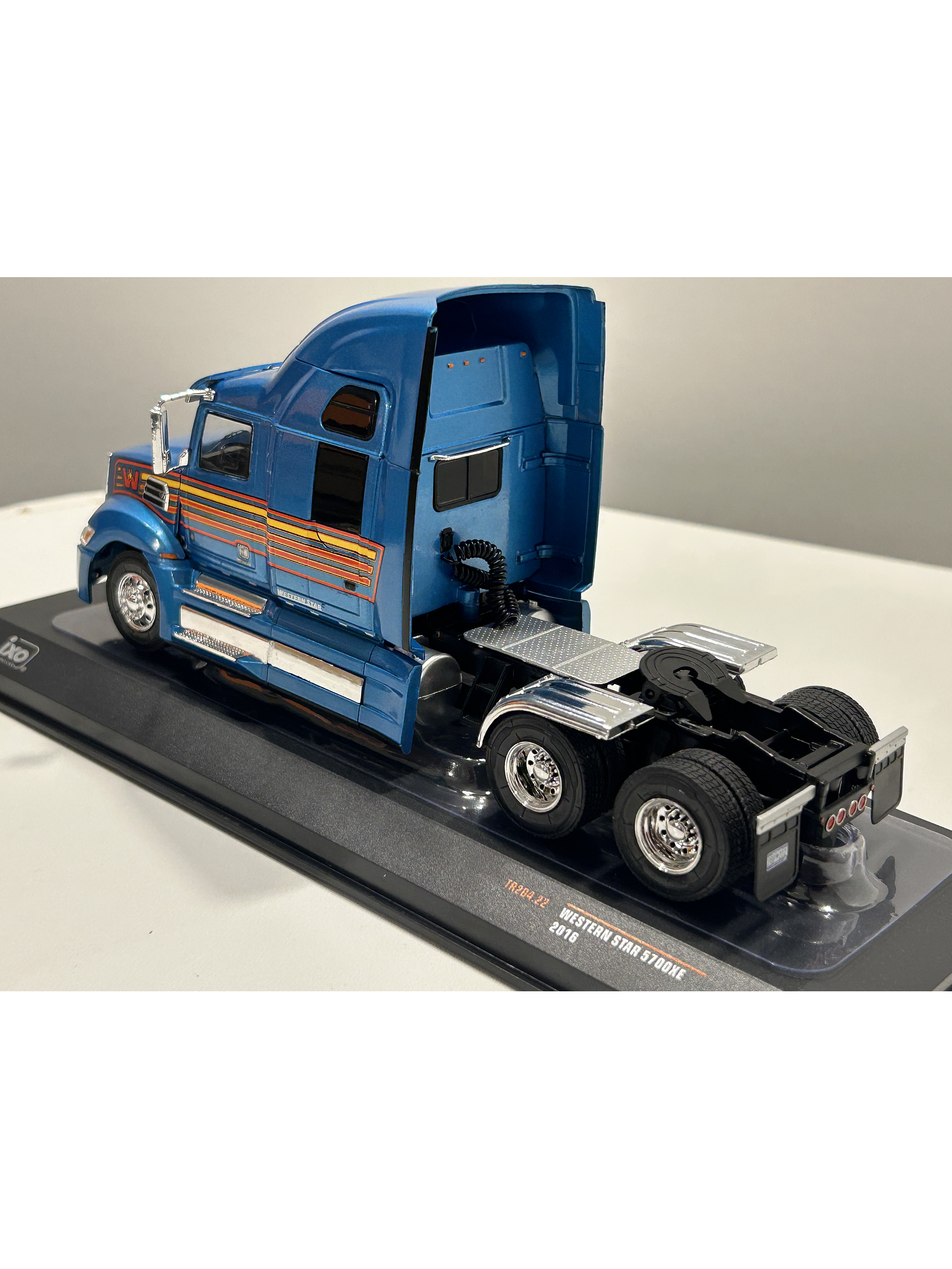 Western Star 5700EX – Ixo Models 1:43 – Camión Aerodinámico Americano de Colección 7