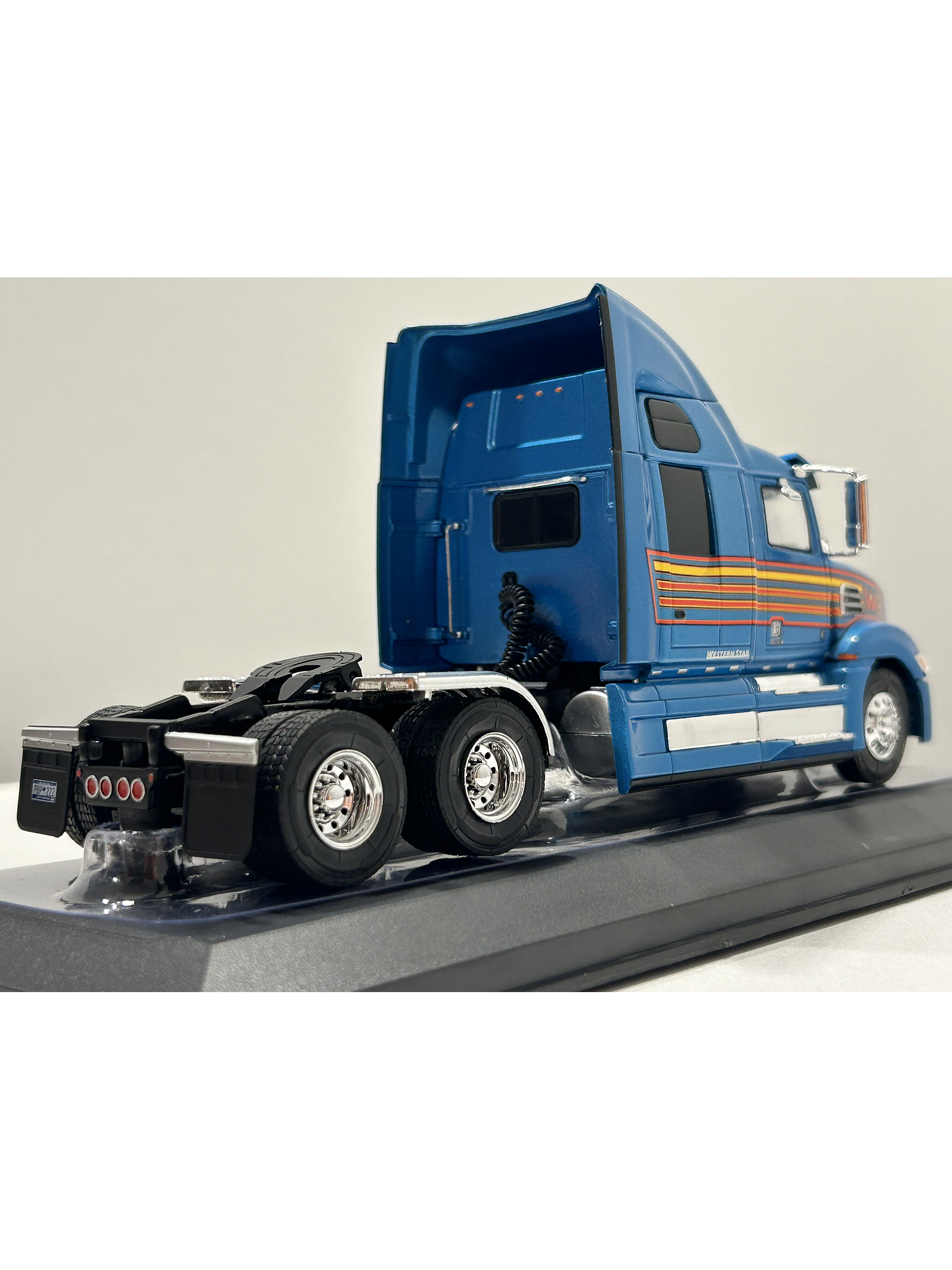 Western Star 5700EX – Ixo Models 1:43 – Camión Aerodinámico Americano de Colección 5