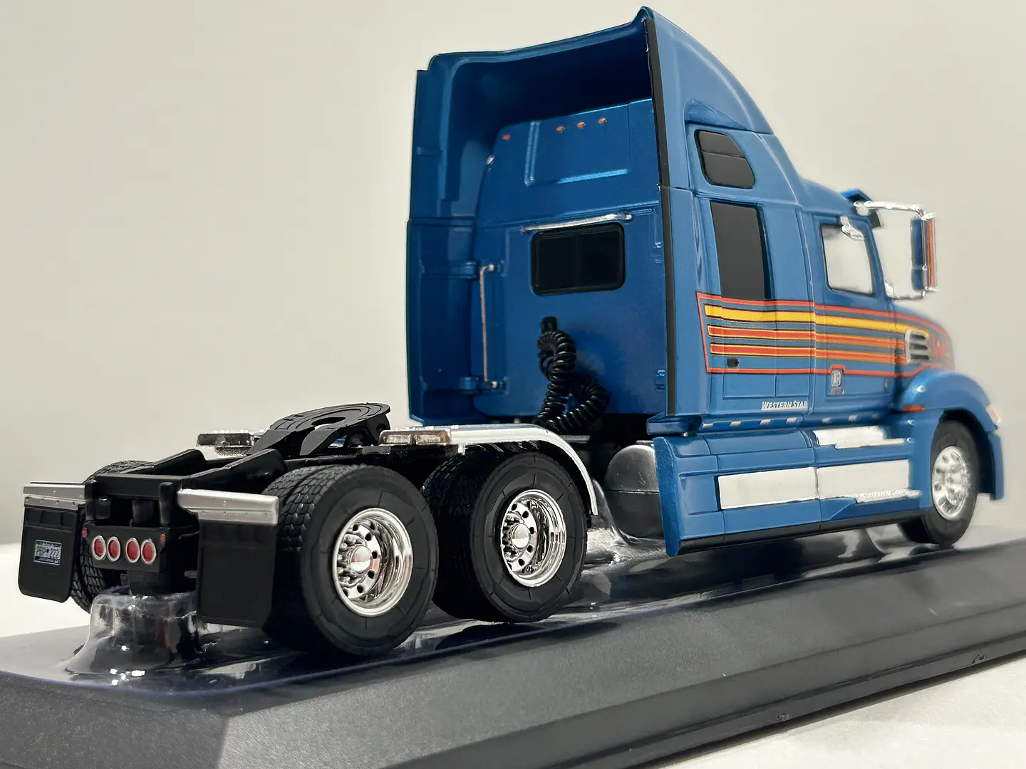 Western Star 5700EX  (2016)  – IXO Models – Camión a escala 1:43 5