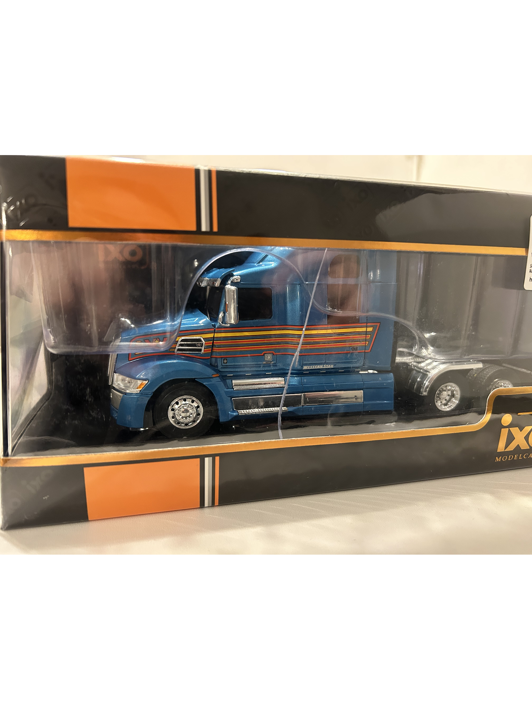 Western Star 5700EX – Ixo Models 1:43 – Camión Aerodinámico Americano de Colección 11