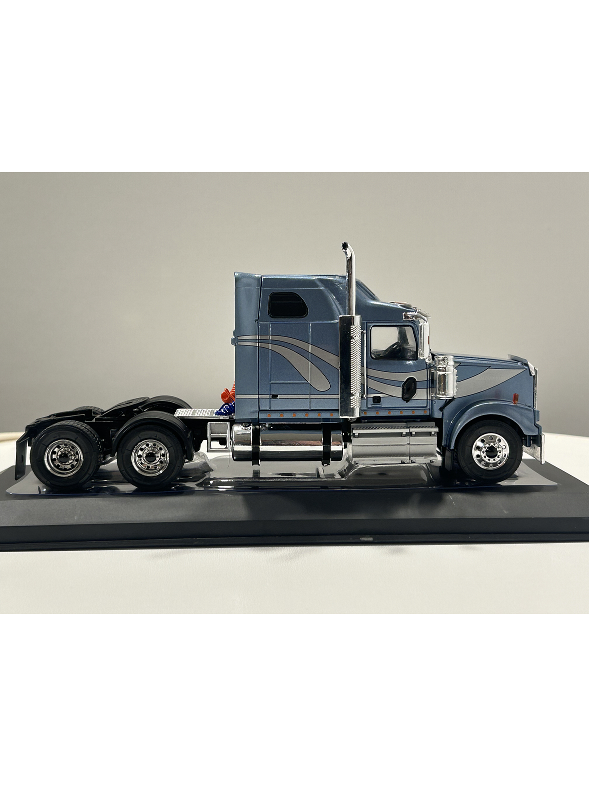 Western Star 4900 Tractor Truck 1997 – Ixo Models 1:43 – Clásico Americano de Carretera 4