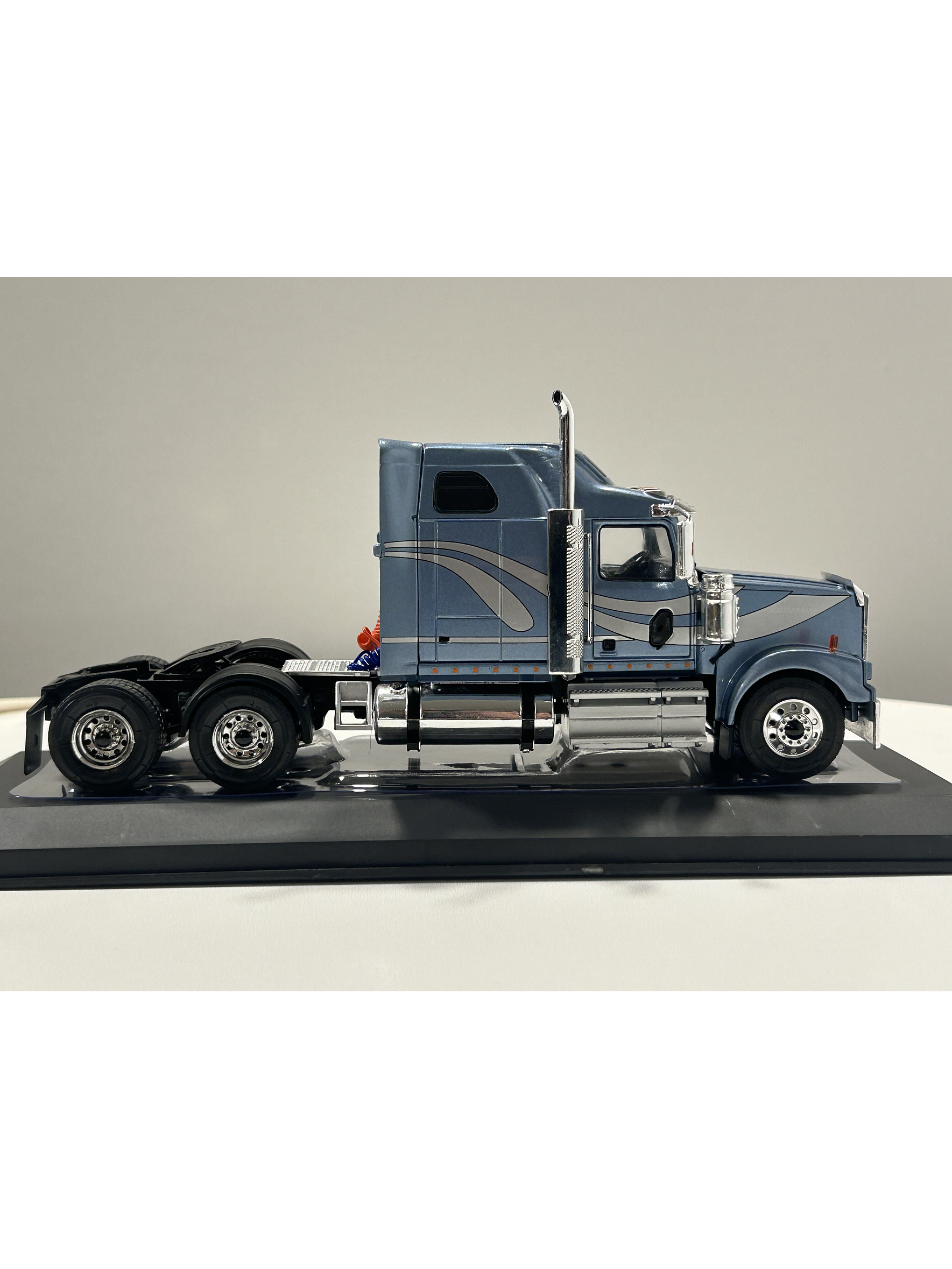 Western Star 4900 Tractor Truck 1997 – Ixo Models 1:43 – Clásico Americano de Carretera 4