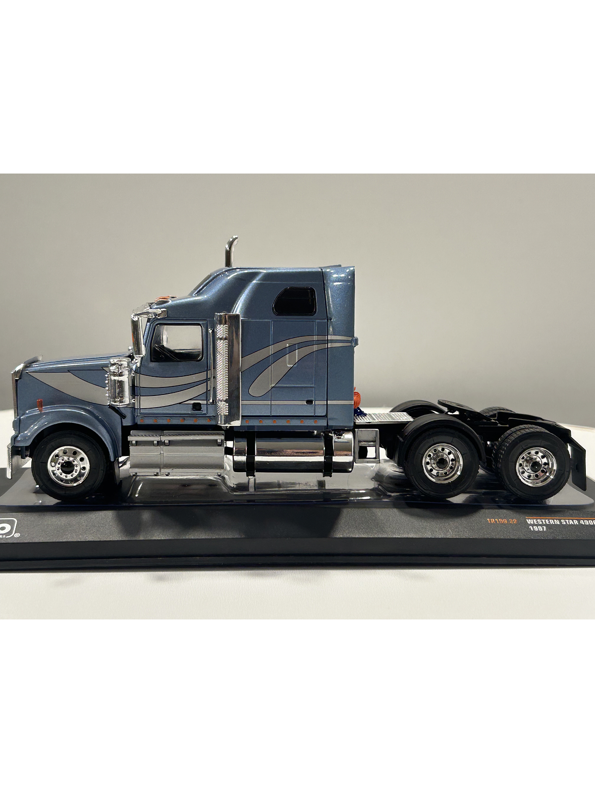 Western Star 4900 Tractor Truck 1997 – Ixo Models 1:43 – Clásico Americano de Carretera 8