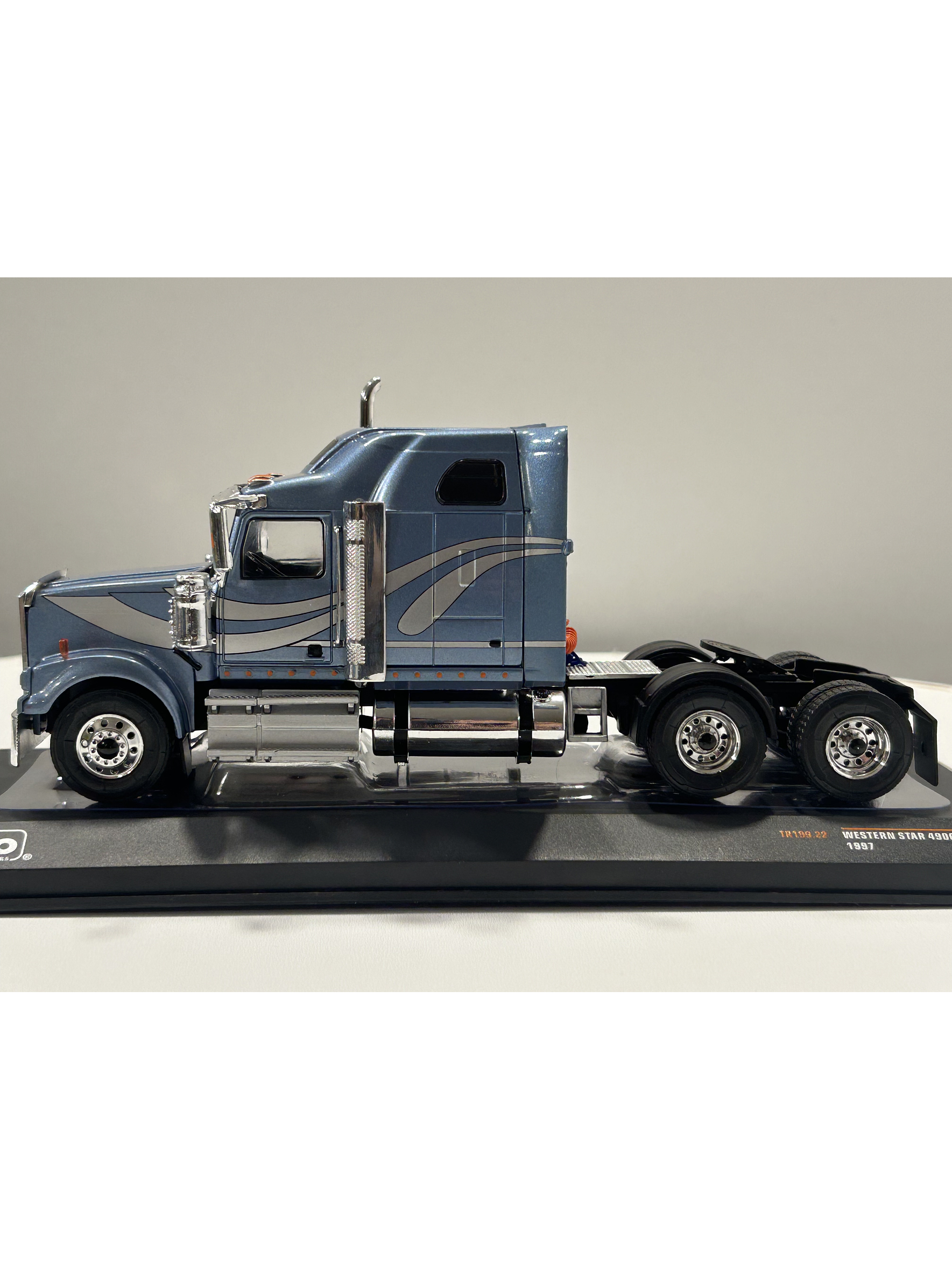 Western Star 4900 Tractor Truck 1997 – Ixo Models 1:43 – Clásico Americano de Carretera 8