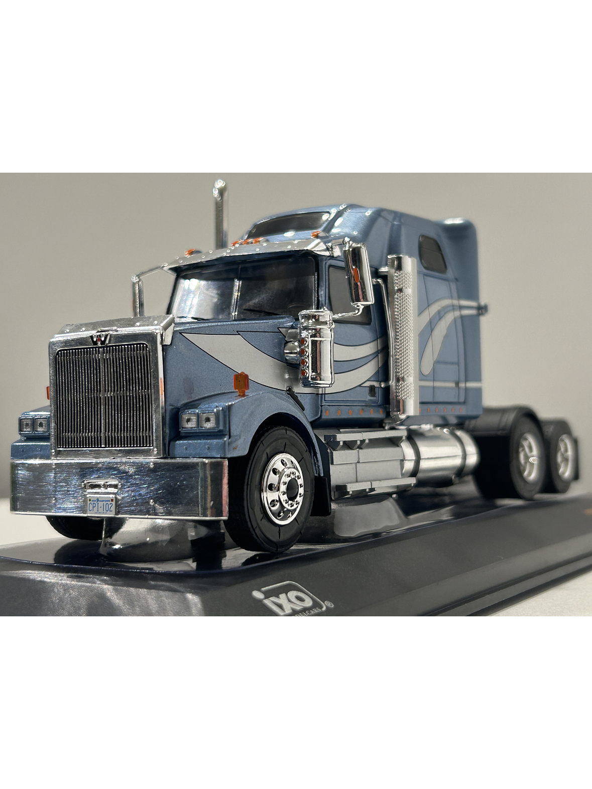 Western Star 4900 Tractor Truck 1997 – Ixo Models 1:43 – Clásico Americano de Carretera 1