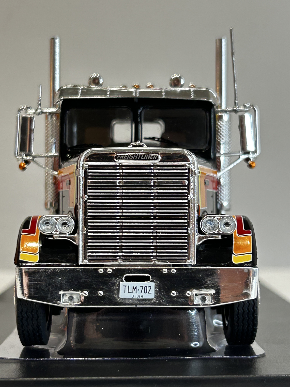 Freightliner FLC 120 64T Tractor Truck 1977 – Ixo Models 1:43 – Leyenda del Transporte en Chile 2