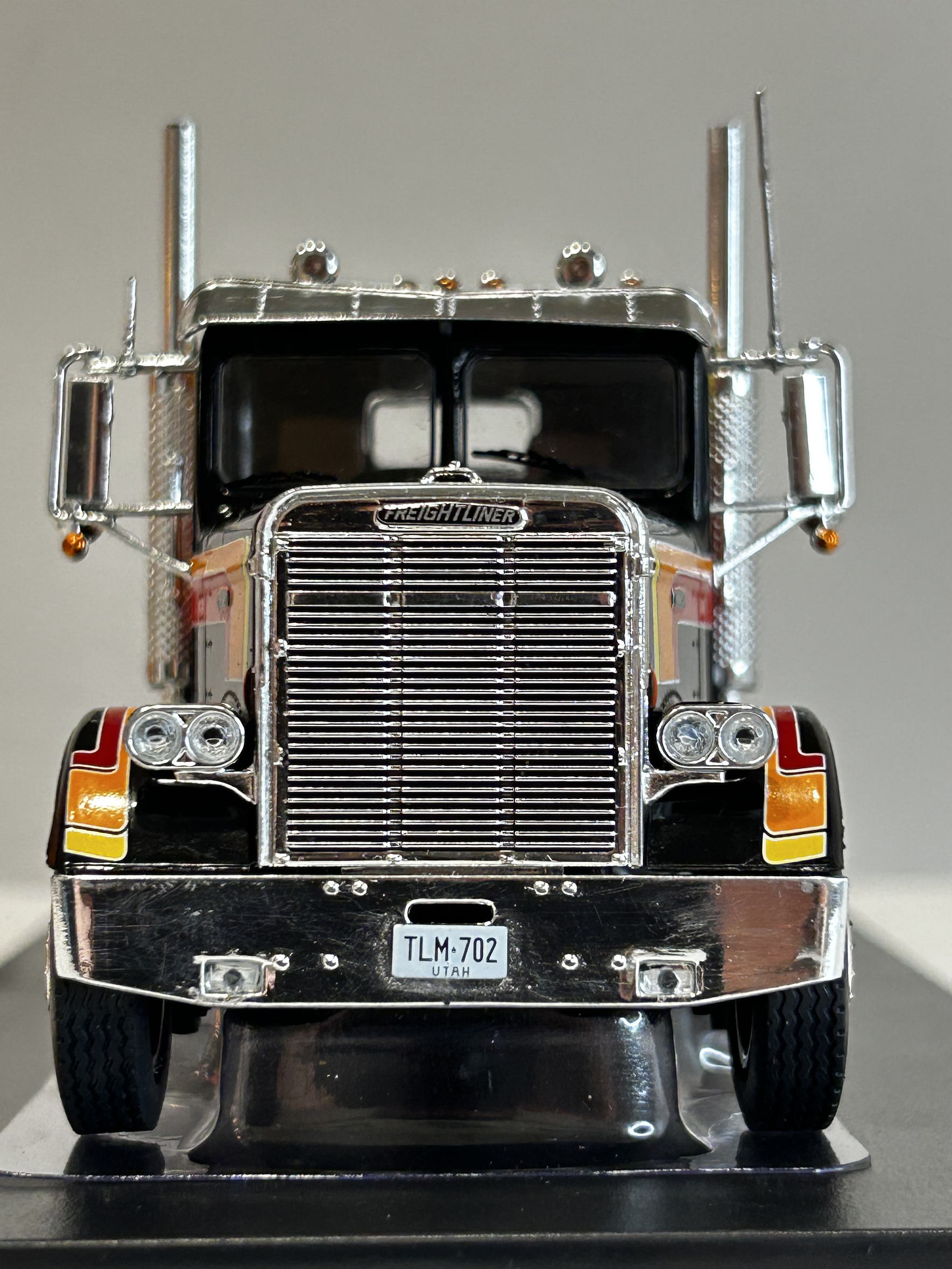 Freightliner FLC 120 64T Tractor Truck 1977 – Ixo Models 1:43 – Leyenda del Transporte en Chile 2