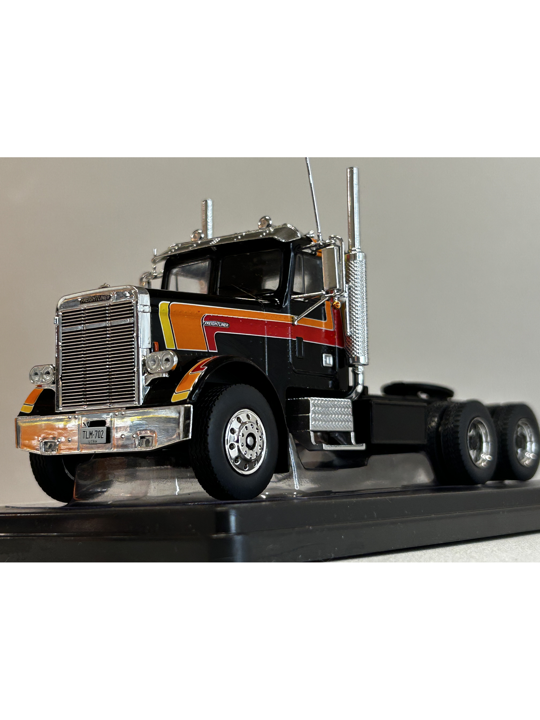 Freightliner FLC 120 64T Tractor Truck 1977 – Ixo Models 1:43 – Leyenda del Transporte en Chile 1