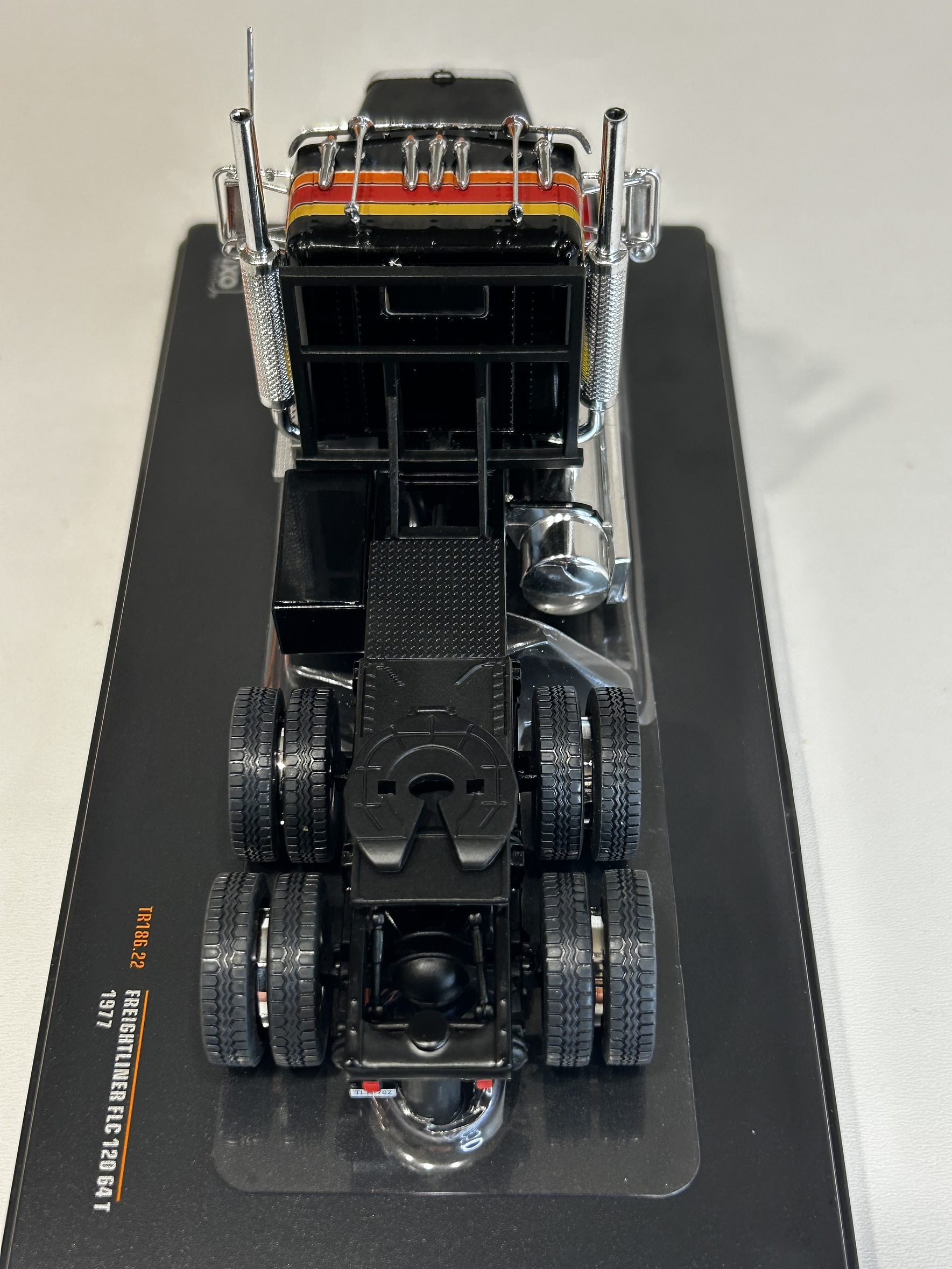 Freightliner FLC 120 64T Tractor Truck 1977 – Ixo Models 1:43 – Leyenda del Transporte en Chile 6