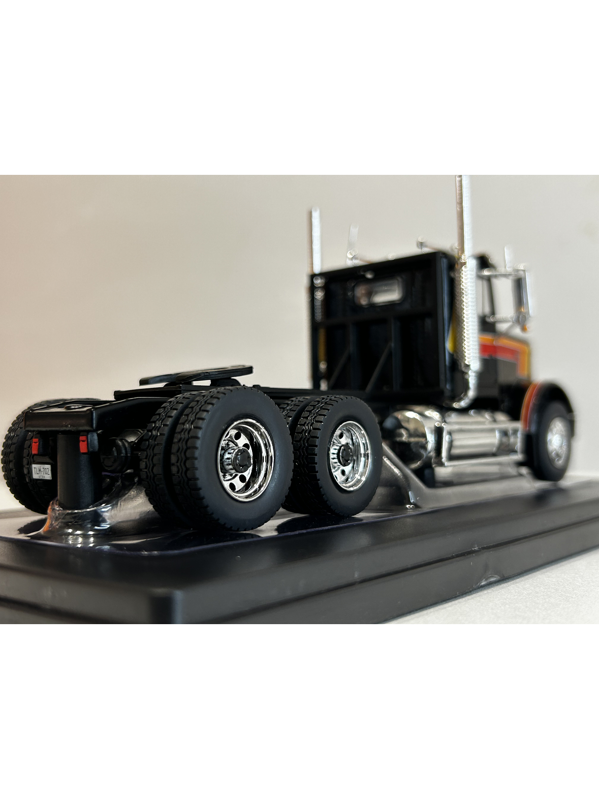 Freightliner FLC 120 64T Tractor Truck 1977 – Ixo Models 1:43 – Leyenda del Transporte en Chile 5
