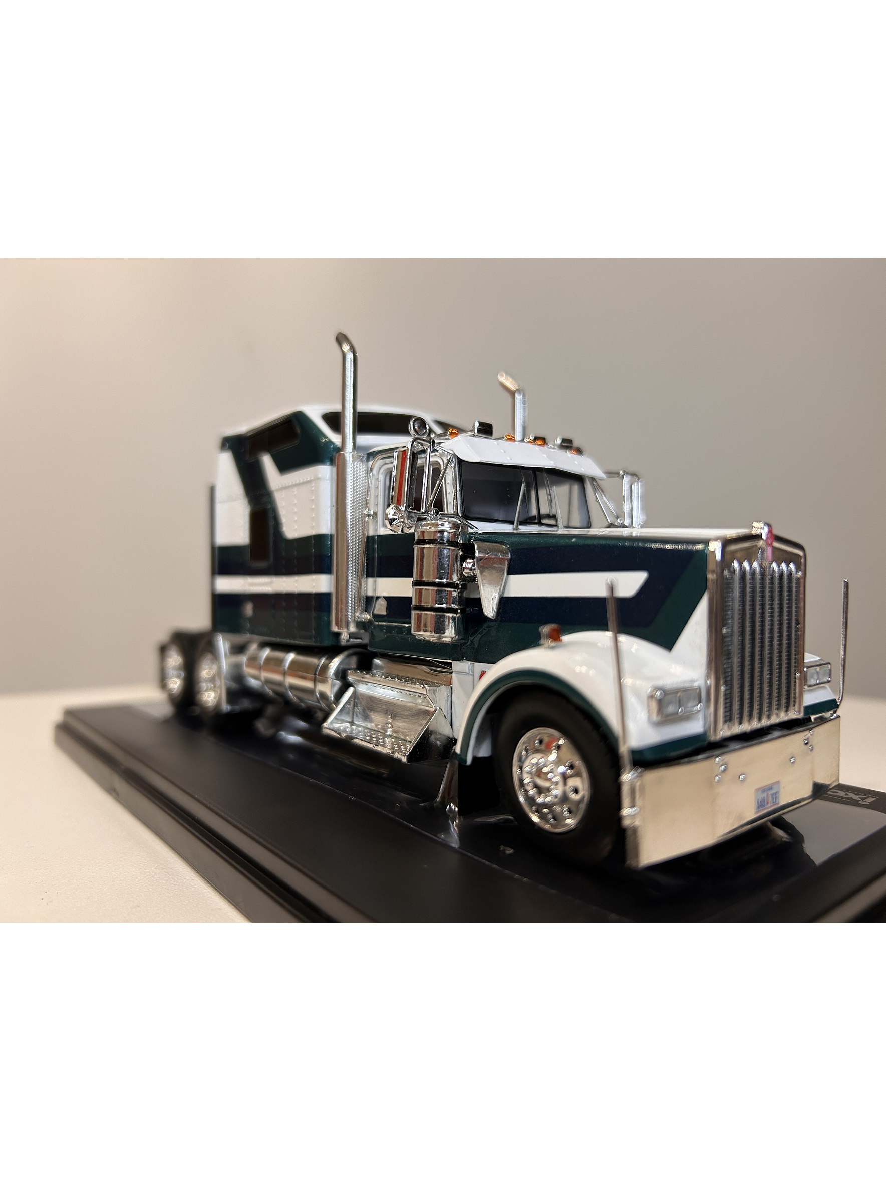 Camión Kenworth W900 1990 – Ixo Models 1/43 – Ícono Americano 13