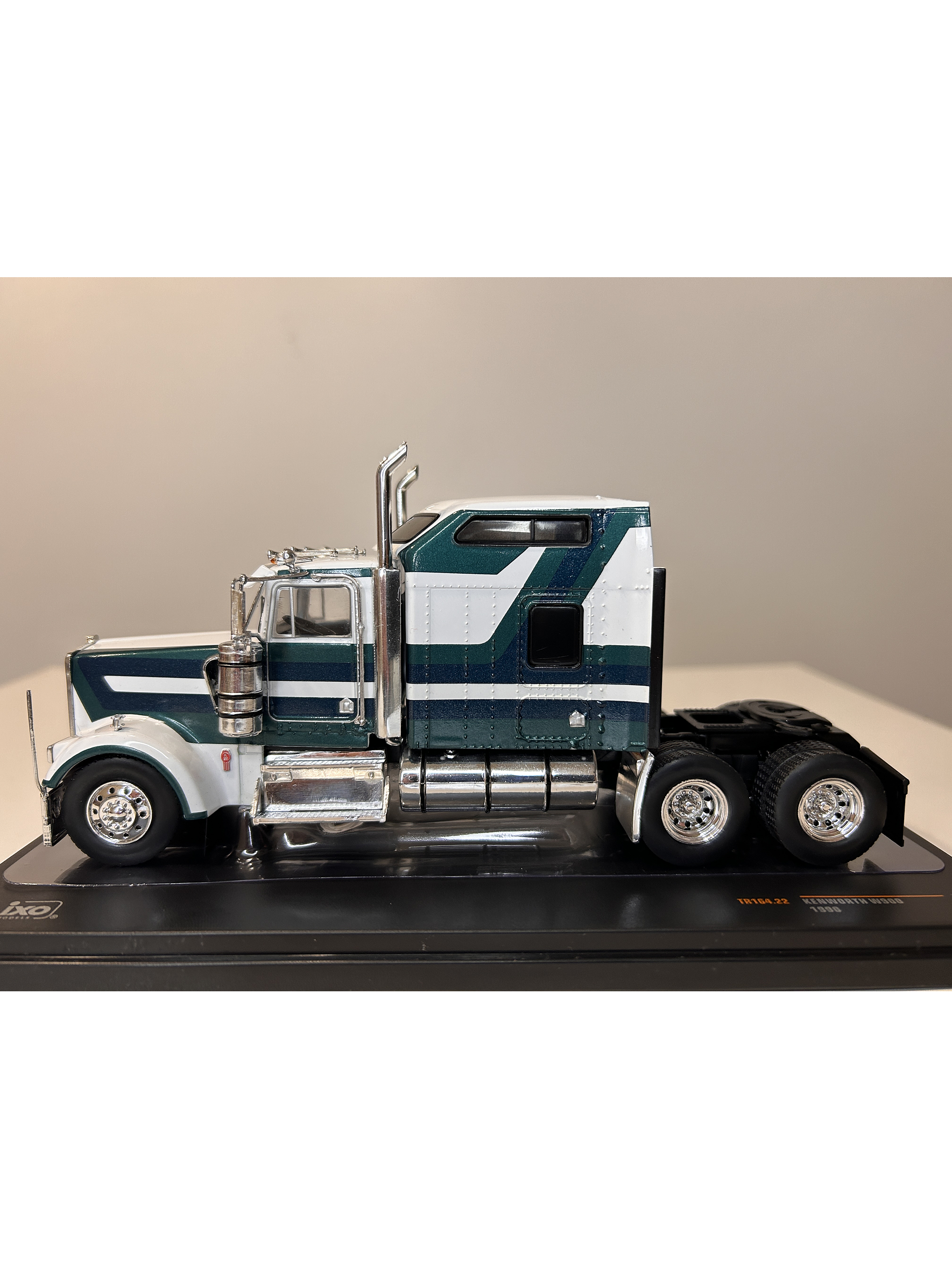 Camión Kenworth W900 1990 – Ixo Models 1/43 – Ícono Americano 18
