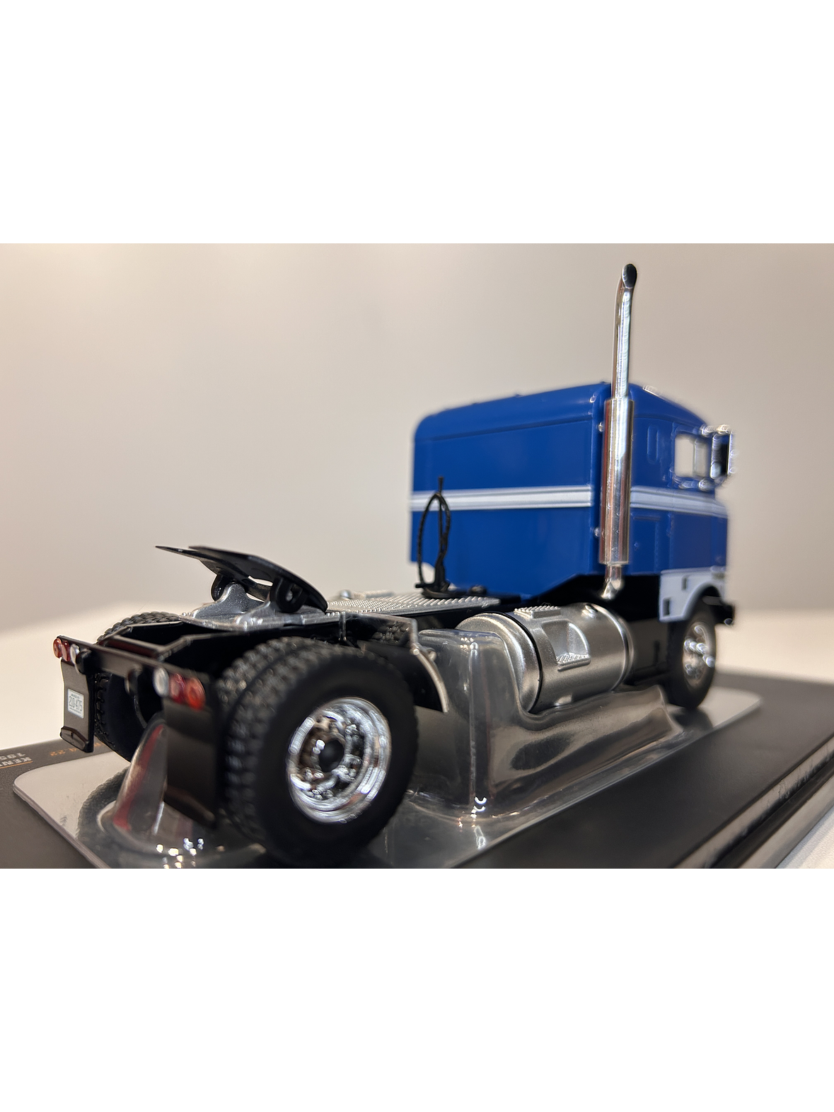 Camión Kenworth Bullnose 1950 Ross Mackie – Miniatura Ixo Models Escala 1:43 16