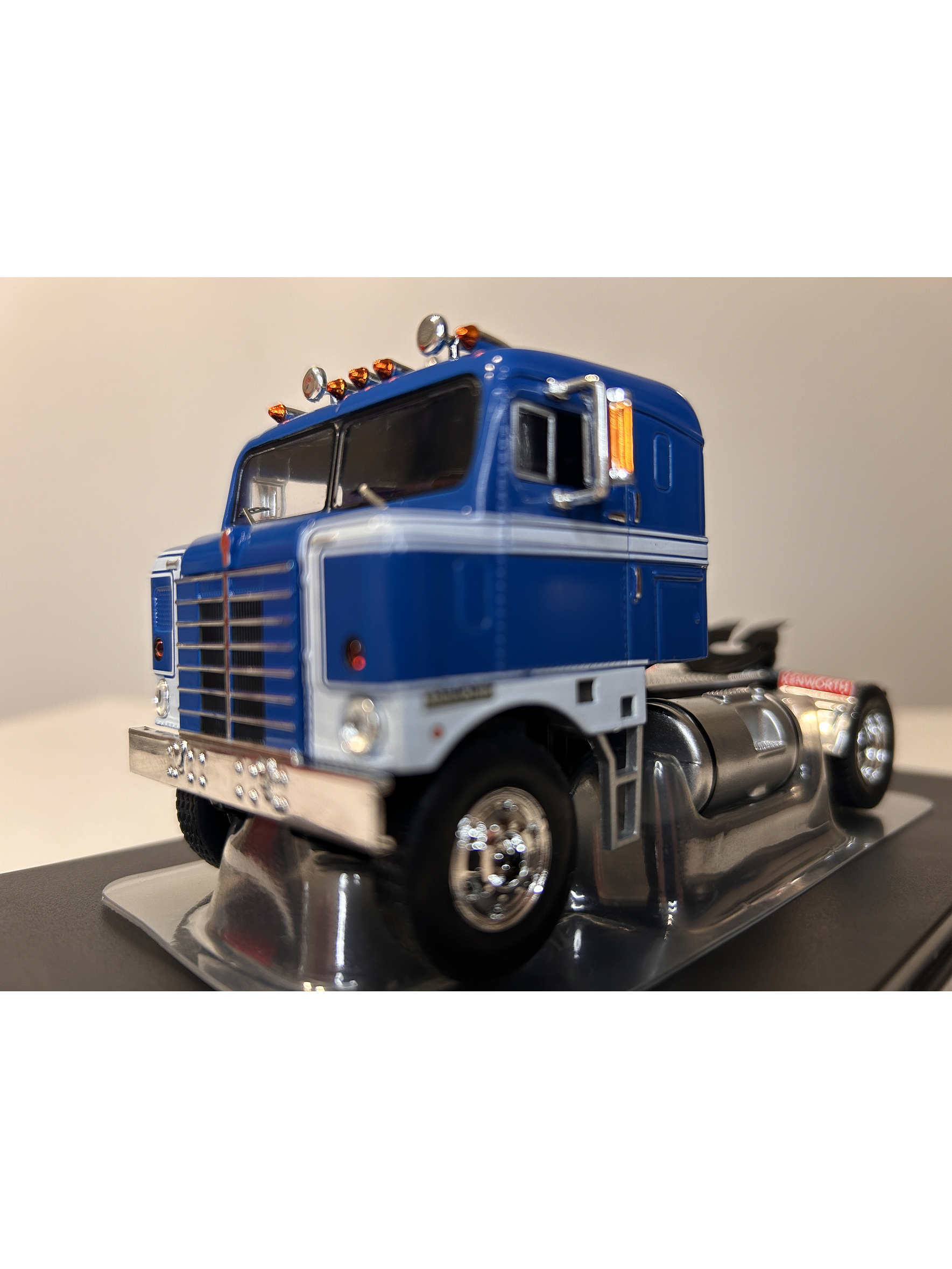 Camión Kenworth Bullnose 1950 Ross Mackie – Miniatura Ixo Models Escala 1:43 12