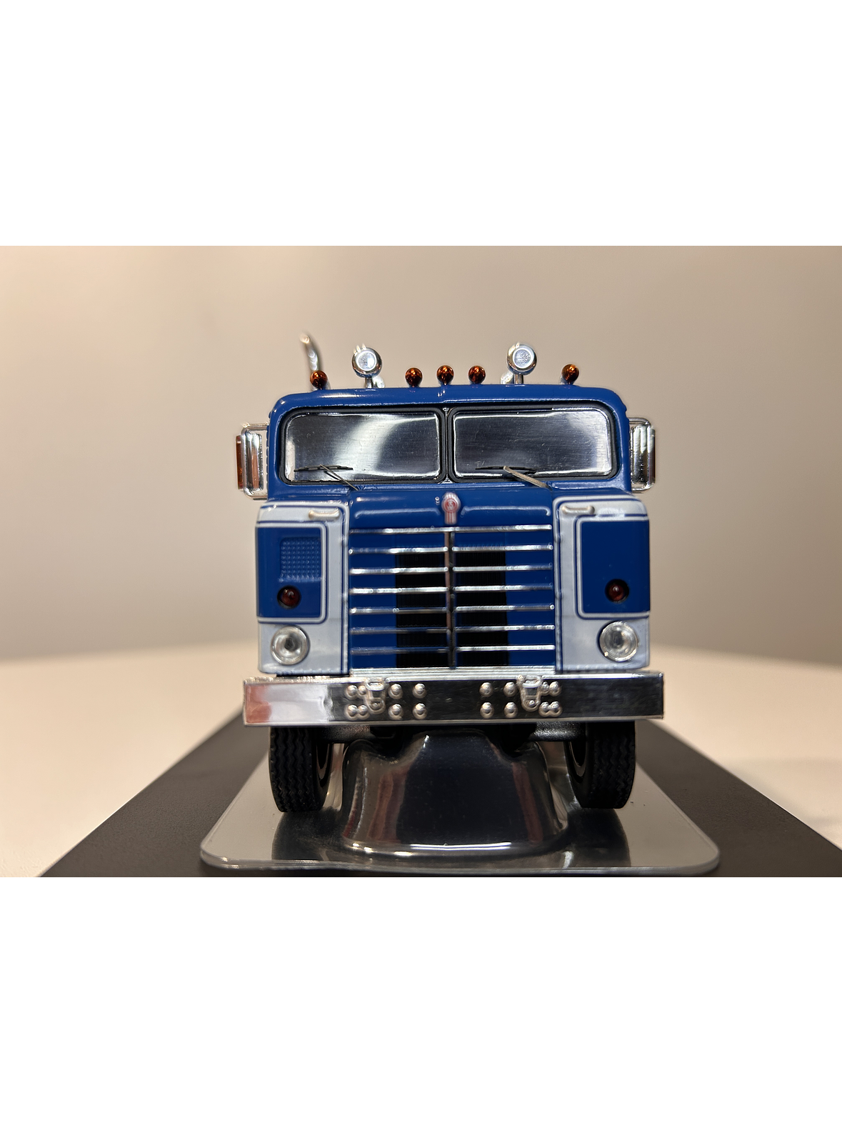 Camión Kenworth Bullnose 1950 Ross Mackie – Miniatura Ixo Models Escala 1:43 13
