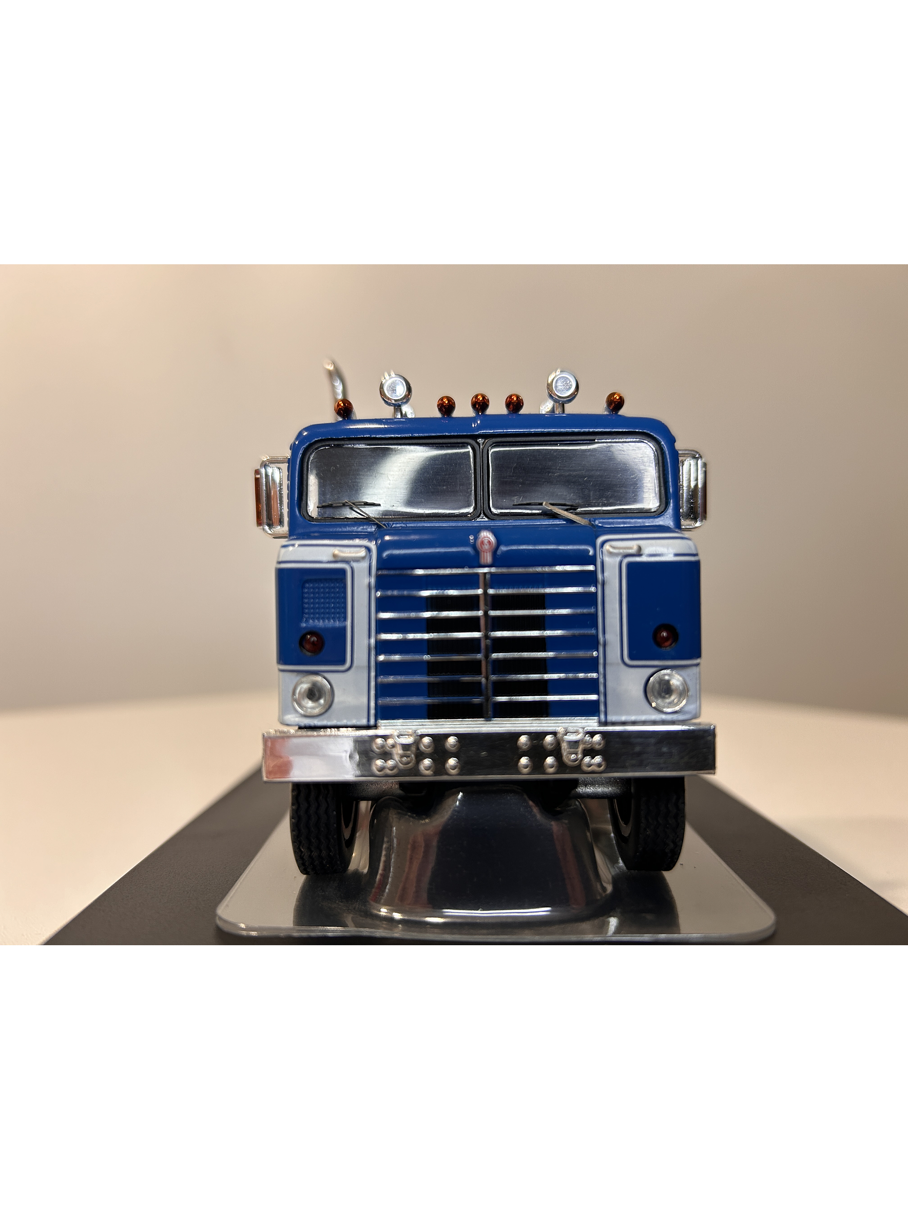 Camión Kenworth Bullnose 1950 Ross Mackie – Miniatura Ixo Models Escala 1:43 13