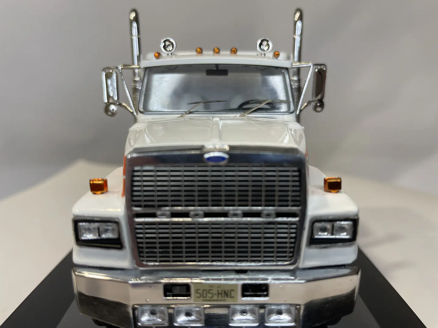 Camión Ford LTL-9000 | IXO 1:43 Coleccionable 23