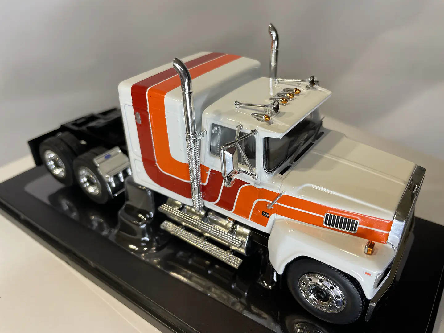Camión Ford LTL-9000 | IXO 1:43 Coleccionable 30