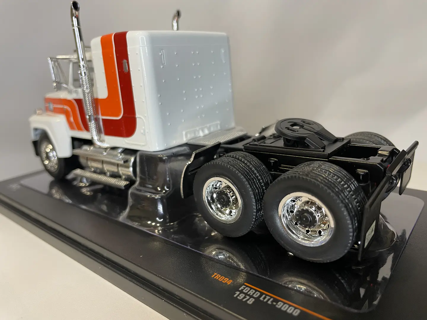 Camión Ford LTL-9000 | IXO 1:43 Coleccionable 28