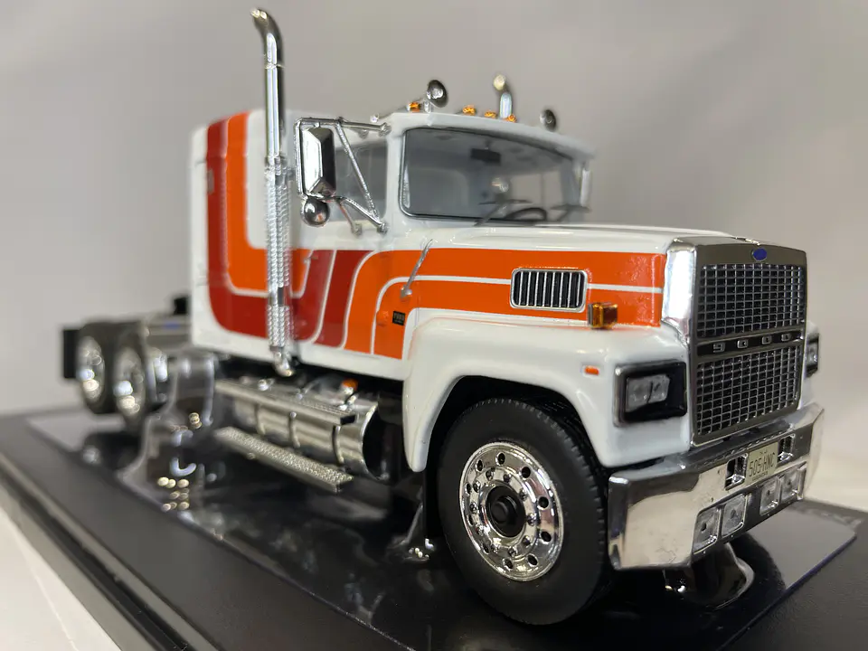 Camión Ford LTL-9000 | IXO 1:43 Coleccionable 24