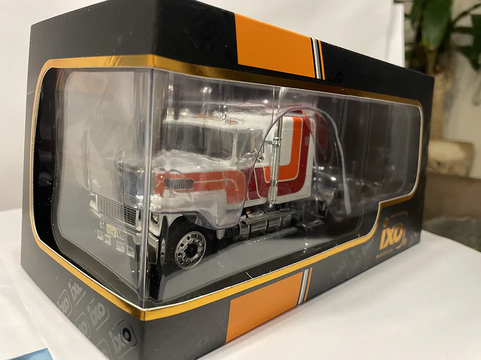 Camión Ford LTL-9000 | IXO 1:43 Coleccionable 31