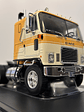 GMC Astro 95 Tractor Truck 1970 – IXO Models 1:43 – Ícono Americano de Cabina Frontal - Miniatura 14