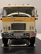 GMC Astro 95 Tractor Truck 1970 – IXO Models 1:43 – Ícono Americano de Cabina Frontal - Miniatura 13