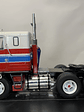 GMC Astro 95 Tractor Truck 1970 – IXO Models 1:43 – Ícono Americano de Cabina Frontal - Miniatura 8