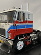 GMC Astro 95 Tractor Truck 1970 – IXO Models 1:43 – Ícono Americano de Cabina Frontal - Miniatura 2